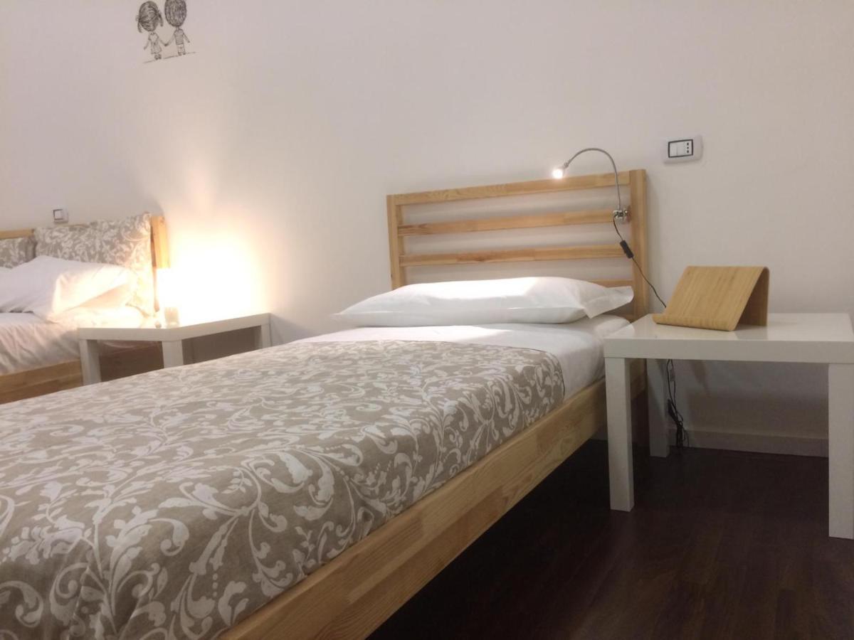 Piazza Carita' Centro Storico Apartment Neapel