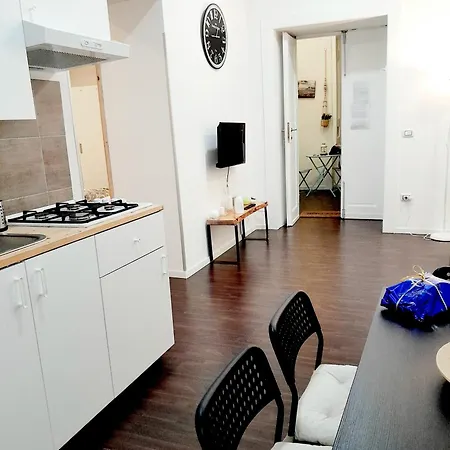 Piazza Carita' Centro Storico Apartment Naples Room photo