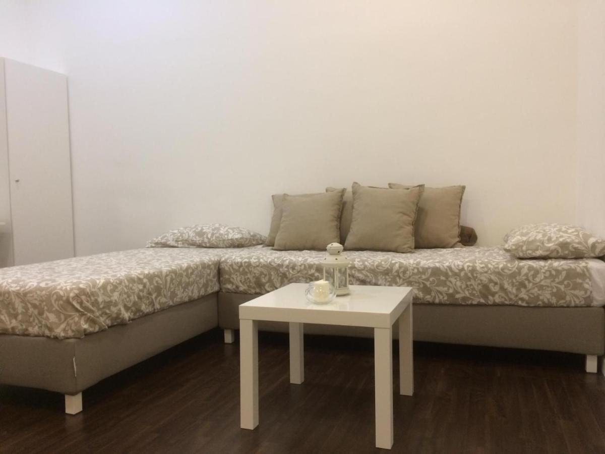 Piazza Carita' Centro Storico Apartment Naples