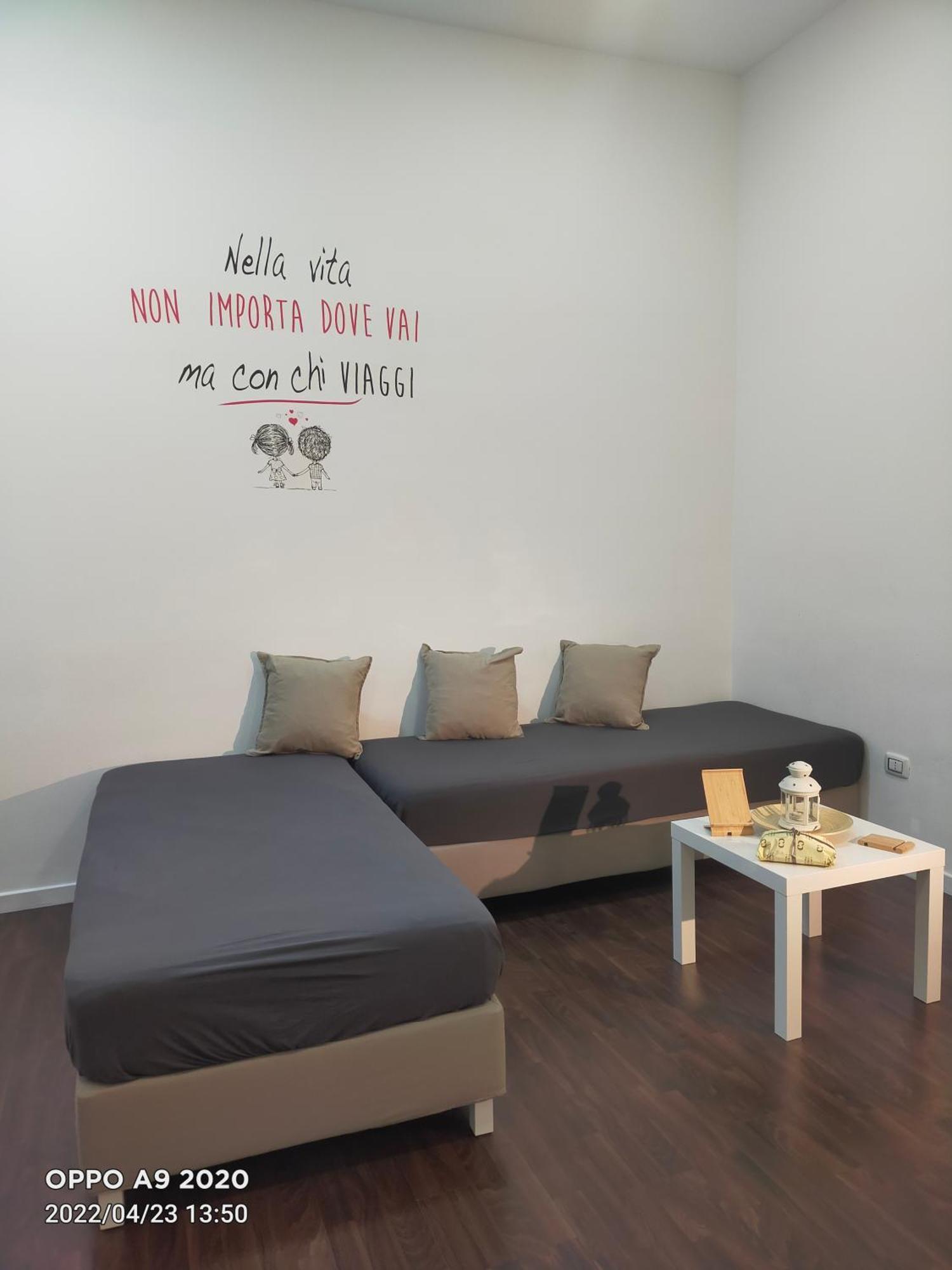 Apartment Piazza Carita' Centro Storico Naples
