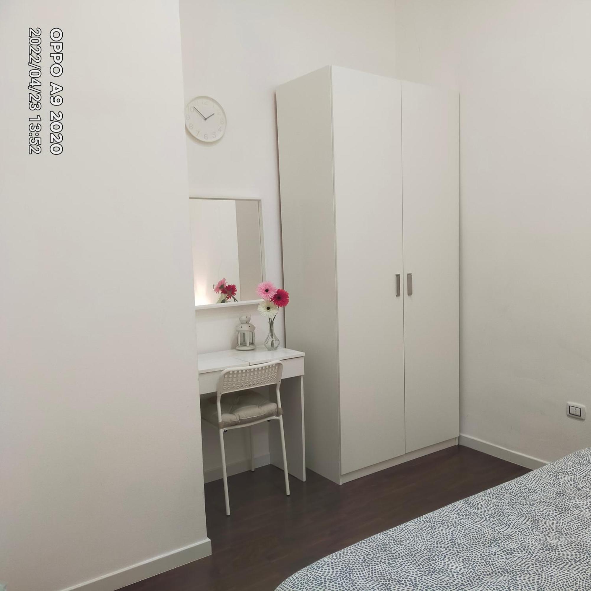 Apartment Piazza Carita' Centro Storico Naples