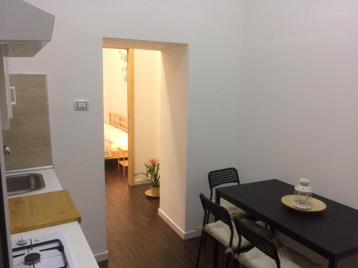 Piazza Carita' Centro Storico Apartment *